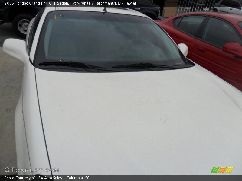 Ivory White / Parchment/Dark Pewter 2005 Pontiac Grand Prix GTP Sedan