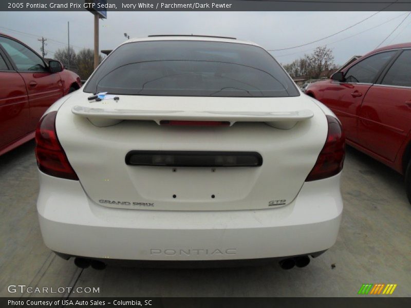 Ivory White / Parchment/Dark Pewter 2005 Pontiac Grand Prix GTP Sedan