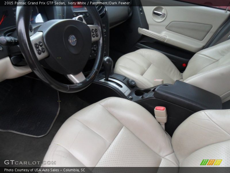  2005 Grand Prix GTP Sedan Parchment/Dark Pewter Interior