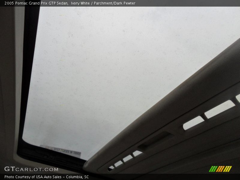 Ivory White / Parchment/Dark Pewter 2005 Pontiac Grand Prix GTP Sedan