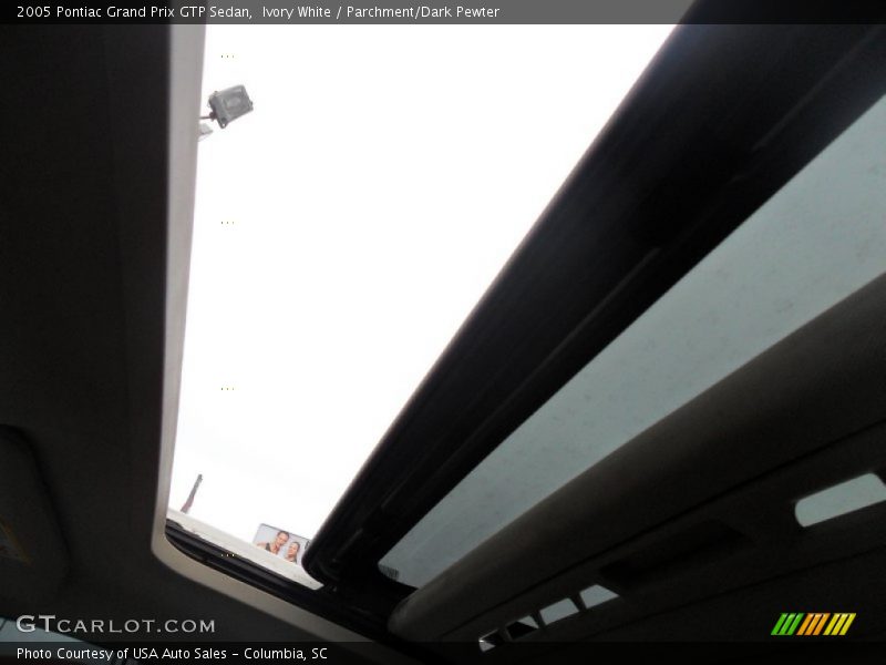 Ivory White / Parchment/Dark Pewter 2005 Pontiac Grand Prix GTP Sedan