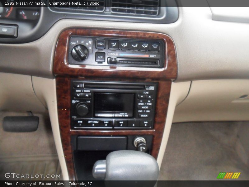 Champagne Metallic / Blond 1999 Nissan Altima SE