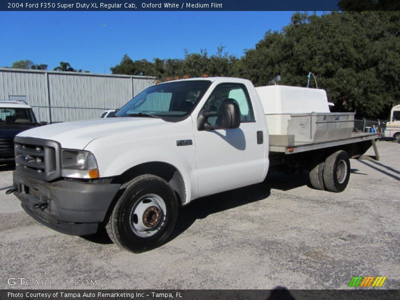 Oxford White / Medium Flint 2004 Ford F350 Super Duty XL Regular Cab