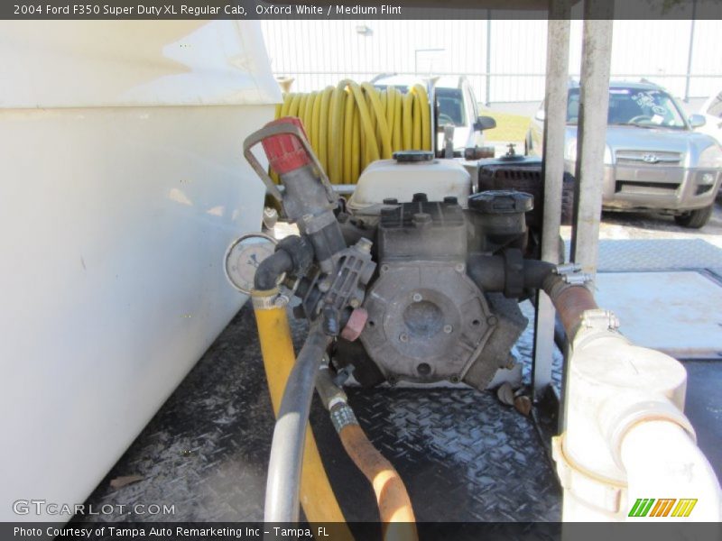Oxford White / Medium Flint 2004 Ford F350 Super Duty XL Regular Cab
