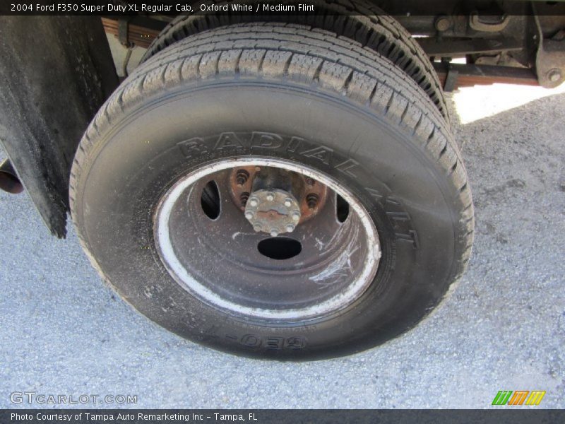 Oxford White / Medium Flint 2004 Ford F350 Super Duty XL Regular Cab
