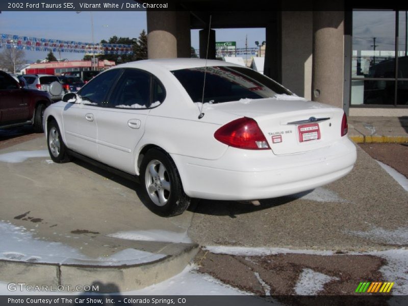 Vibrant White / Dark Charcoal 2002 Ford Taurus SES