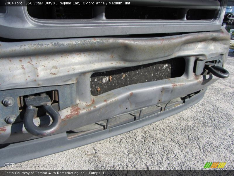 Oxford White / Medium Flint 2004 Ford F350 Super Duty XL Regular Cab