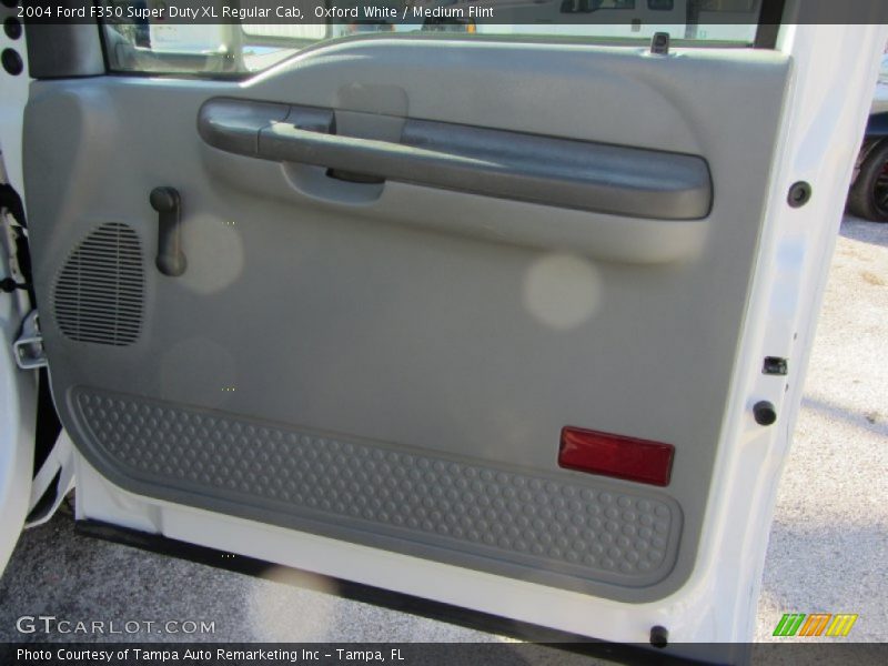 Oxford White / Medium Flint 2004 Ford F350 Super Duty XL Regular Cab