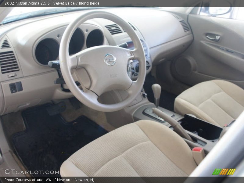 Velvet Beige / Blond Beige 2002 Nissan Altima 2.5 S