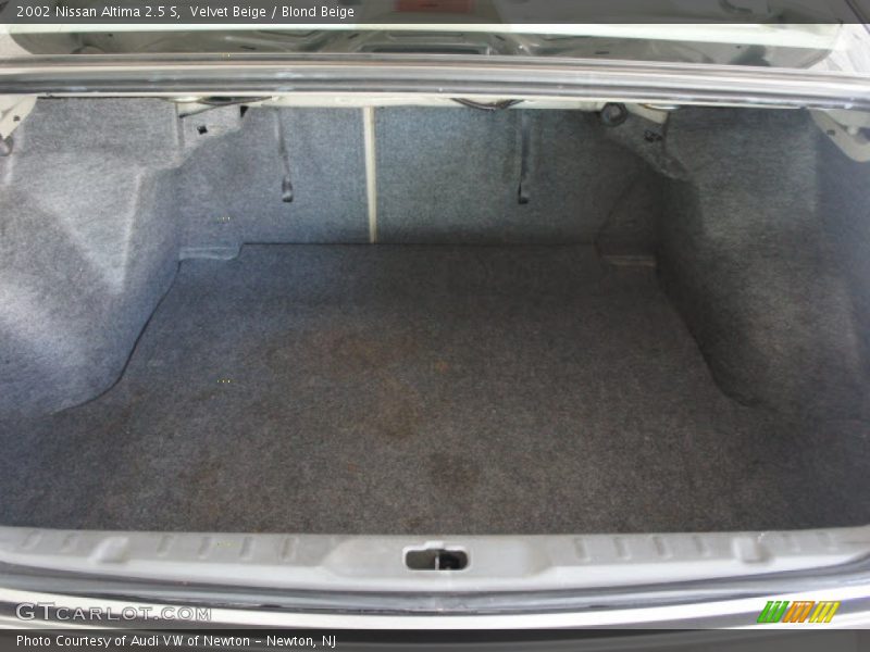 Velvet Beige / Blond Beige 2002 Nissan Altima 2.5 S