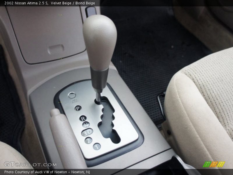 Velvet Beige / Blond Beige 2002 Nissan Altima 2.5 S