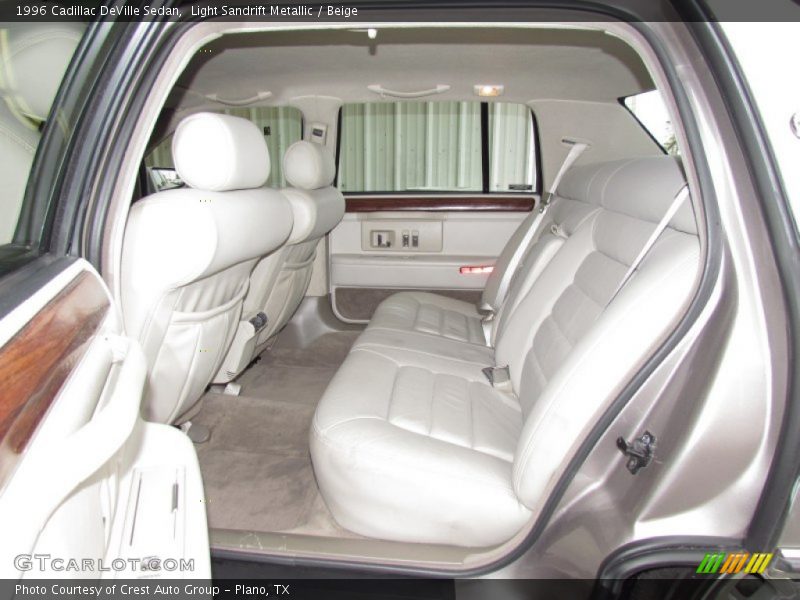 Light Sandrift Metallic / Beige 1996 Cadillac DeVille Sedan