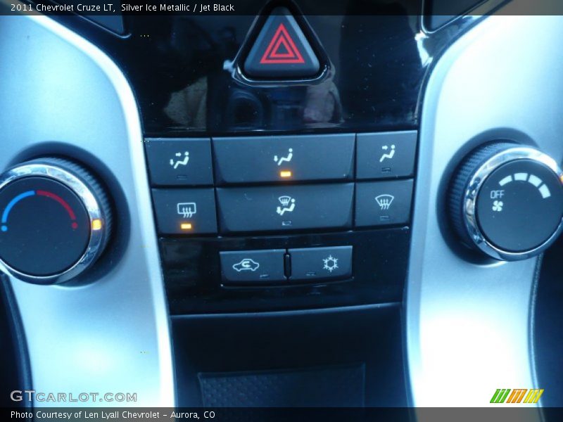 Silver Ice Metallic / Jet Black 2011 Chevrolet Cruze LT
