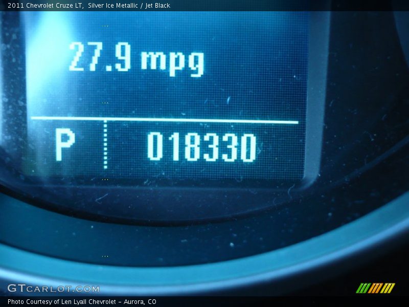 Silver Ice Metallic / Jet Black 2011 Chevrolet Cruze LT
