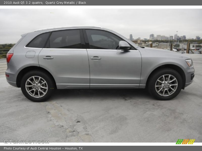 Quartz Grey Metallic / Black 2010 Audi Q5 3.2 quattro