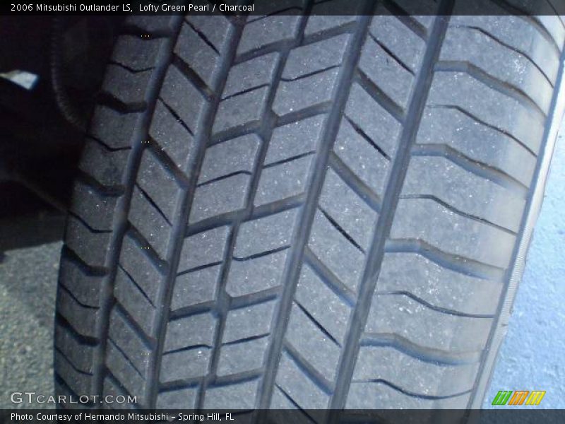 Lofty Green Pearl / Charcoal 2006 Mitsubishi Outlander LS