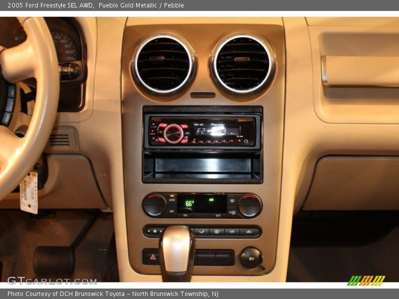 Pueblo Gold Metallic / Pebble 2005 Ford Freestyle SEL AWD