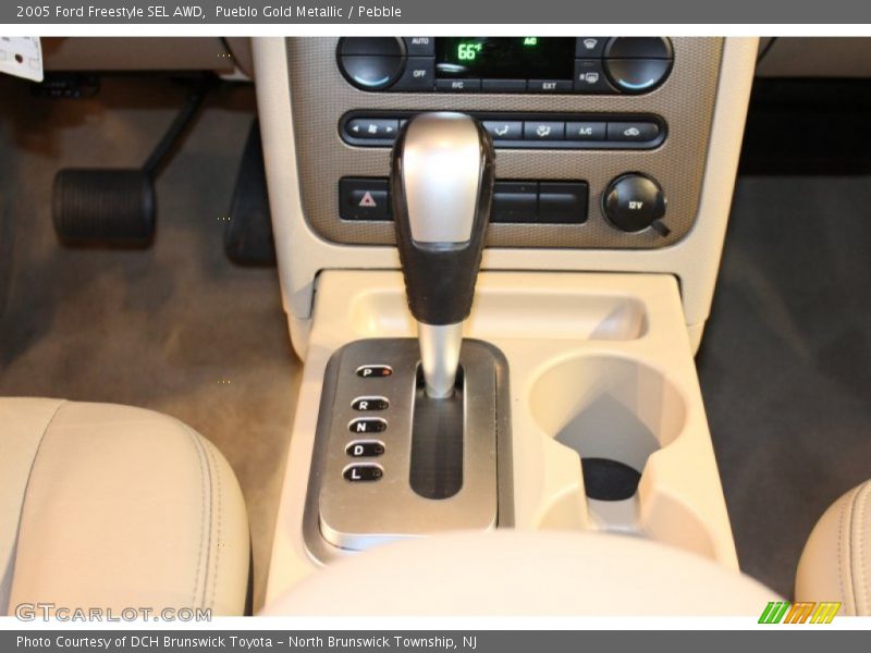 Pueblo Gold Metallic / Pebble 2005 Ford Freestyle SEL AWD