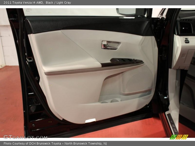 Black / Light Gray 2011 Toyota Venza I4 AWD