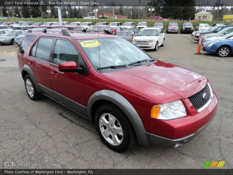 Front 3/4 View of 2007 Freestyle SEL