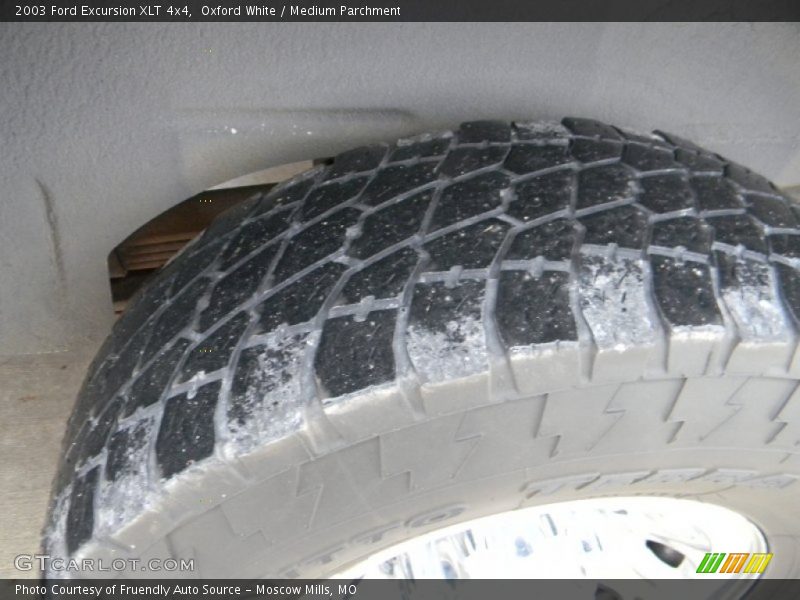 Oxford White / Medium Parchment 2003 Ford Excursion XLT 4x4