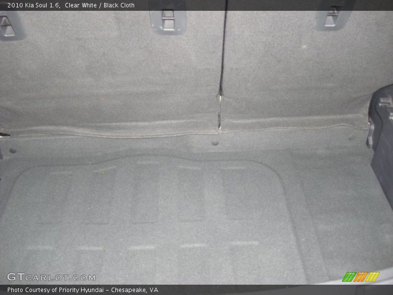 Clear White / Black Cloth 2010 Kia Soul 1.6