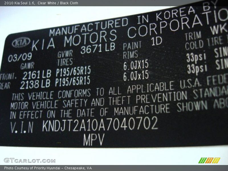 Clear White / Black Cloth 2010 Kia Soul 1.6