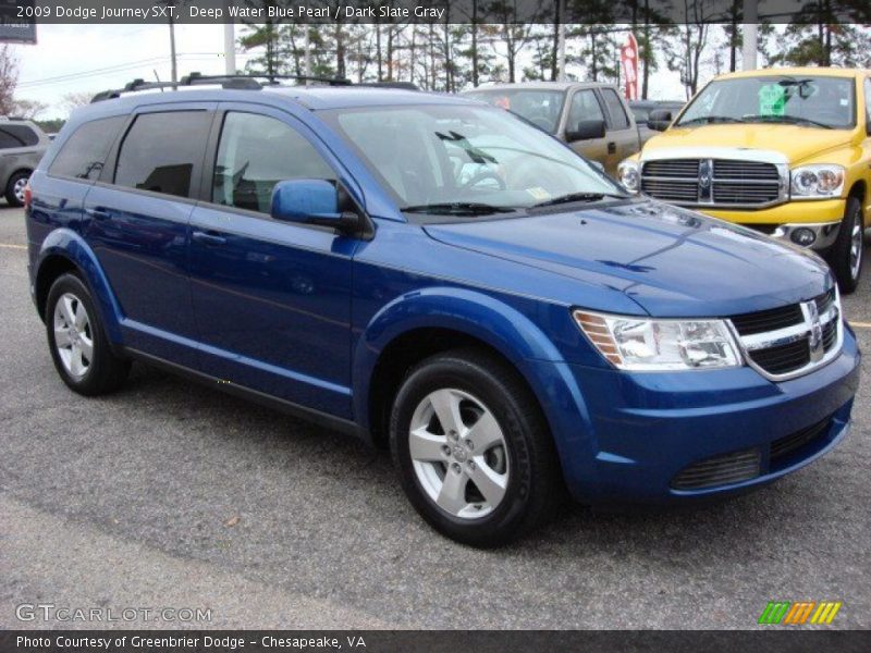 Front 3/4 View of 2009 Journey SXT