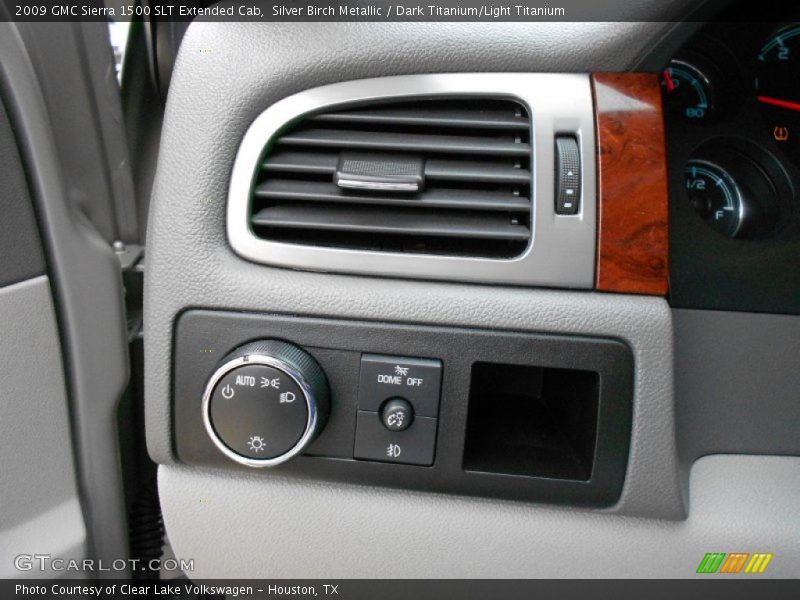 Controls of 2009 Sierra 1500 SLT Extended Cab