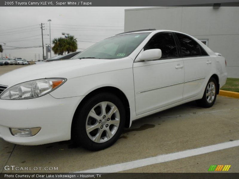 Super White / Taupe 2005 Toyota Camry XLE V6