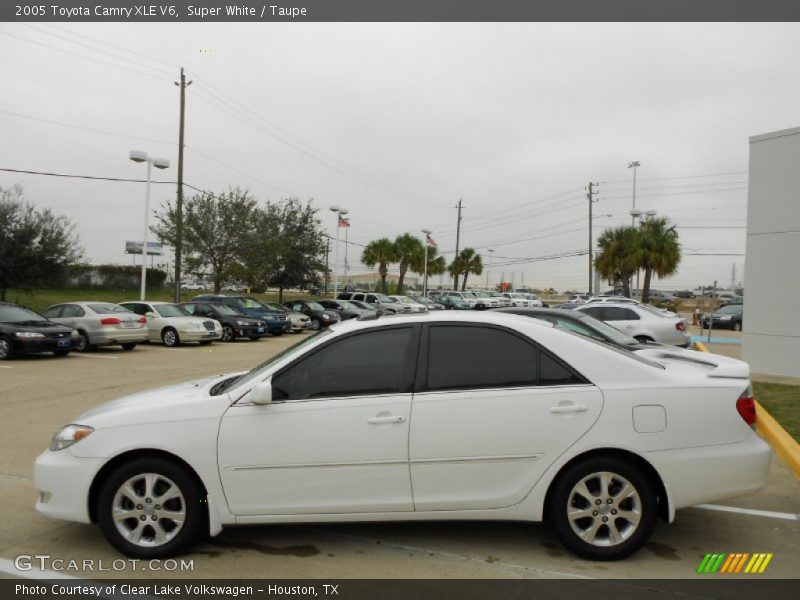 Super White / Taupe 2005 Toyota Camry XLE V6