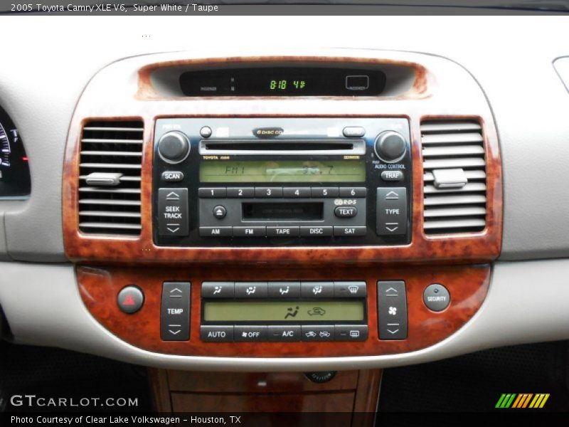 Super White / Taupe 2005 Toyota Camry XLE V6