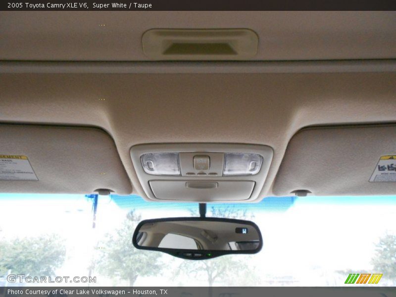 Super White / Taupe 2005 Toyota Camry XLE V6
