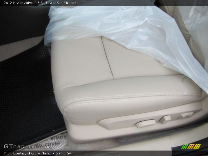 Tuscan Sun / Blonde 2012 Nissan Altima 2.5 S