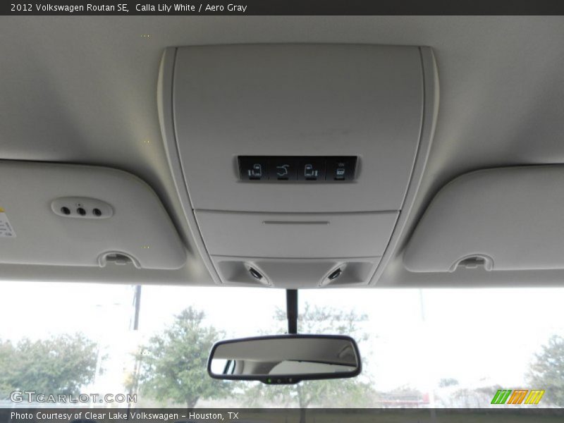 Calla Lily White / Aero Gray 2012 Volkswagen Routan SE