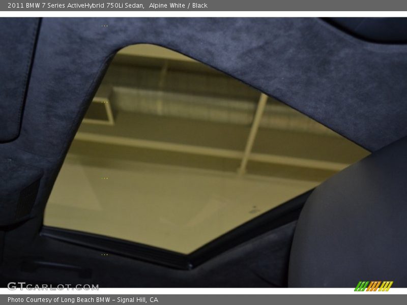 Sunroof of 2011 7 Series ActiveHybrid 750Li Sedan