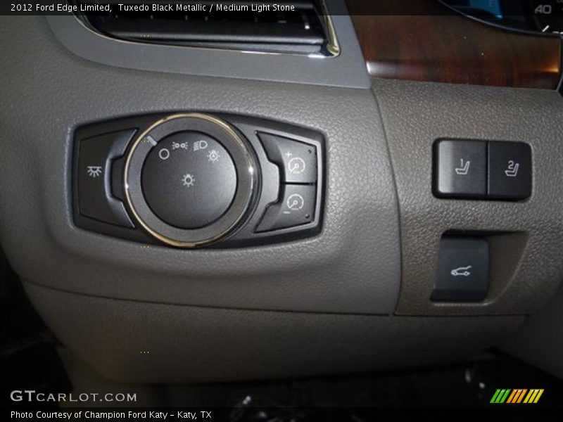 Tuxedo Black Metallic / Medium Light Stone 2012 Ford Edge Limited