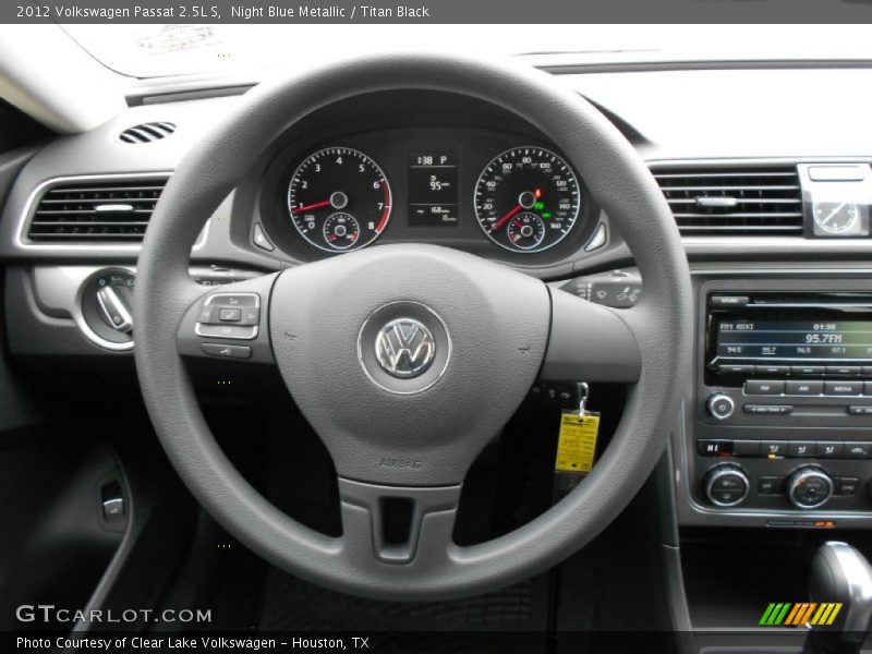  2012 Passat 2.5L S Steering Wheel