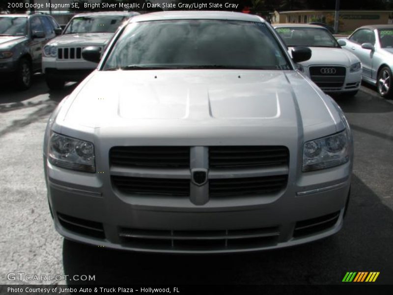Bright Silver Metallic / Dark Slate Gray/Light Slate Gray 2008 Dodge Magnum SE