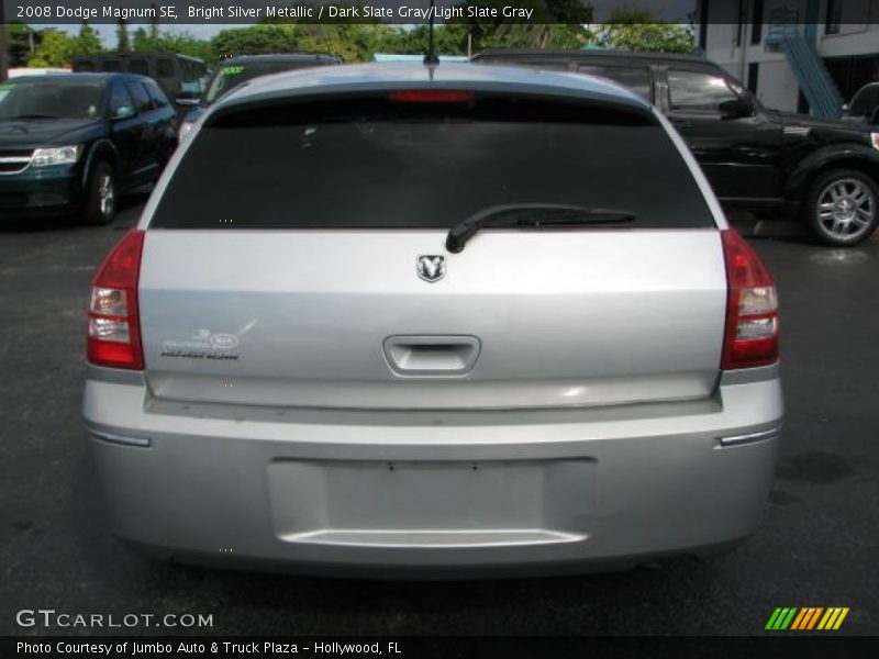 Bright Silver Metallic / Dark Slate Gray/Light Slate Gray 2008 Dodge Magnum SE