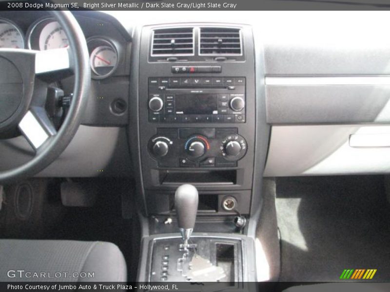 Bright Silver Metallic / Dark Slate Gray/Light Slate Gray 2008 Dodge Magnum SE