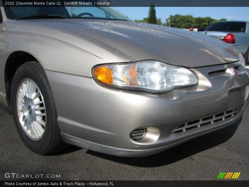 Sandrift Metallic / Neutral 2002 Chevrolet Monte Carlo LS