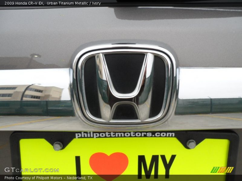 Urban Titanium Metallic / Ivory 2009 Honda CR-V EX