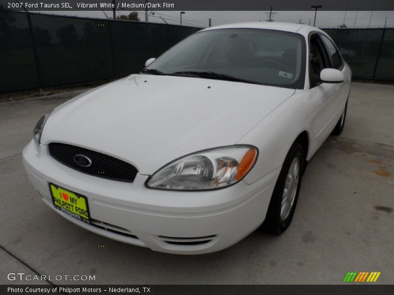 Vibrant White / Medium/Dark Flint 2007 Ford Taurus SEL