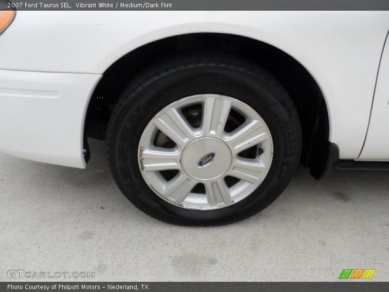 Vibrant White / Medium/Dark Flint 2007 Ford Taurus SEL