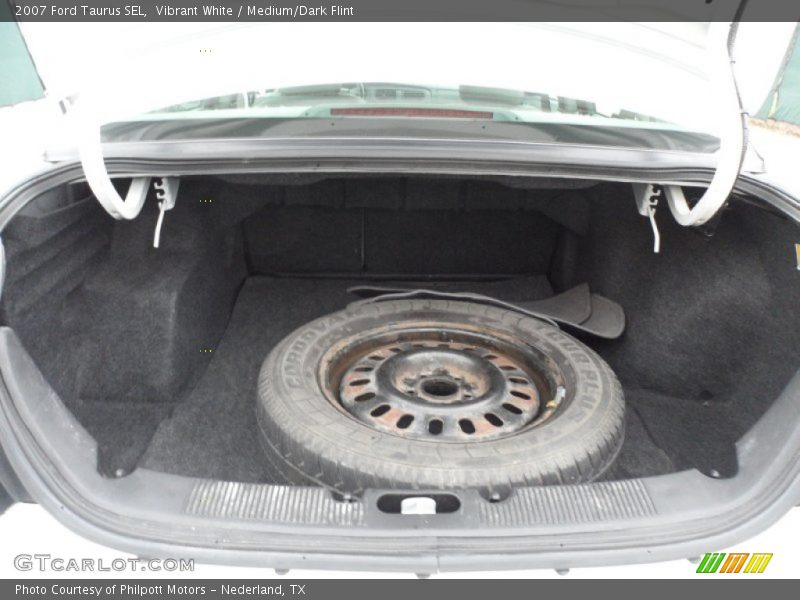 Vibrant White / Medium/Dark Flint 2007 Ford Taurus SEL
