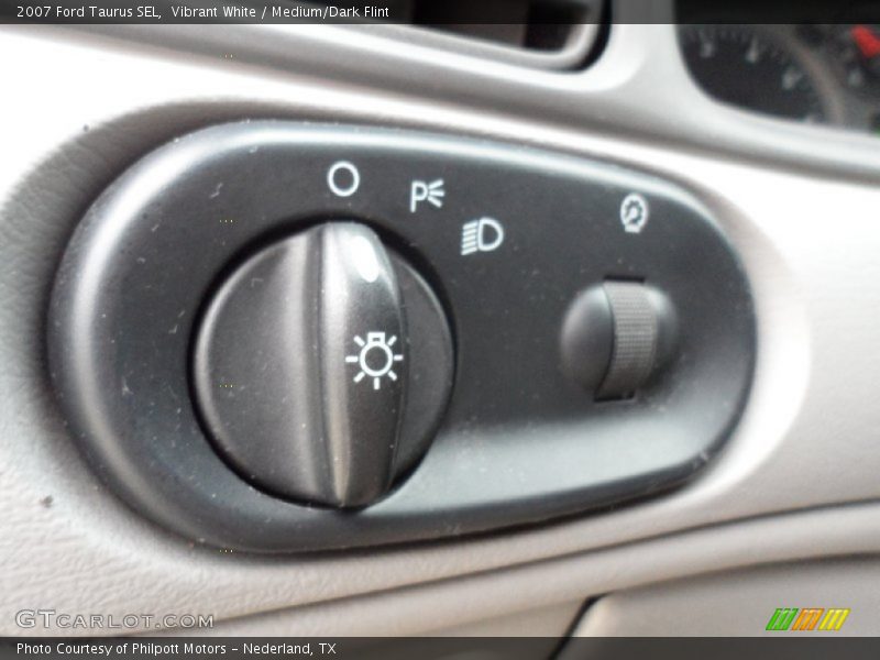 Vibrant White / Medium/Dark Flint 2007 Ford Taurus SEL