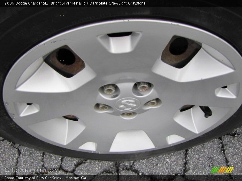 Bright Silver Metallic / Dark Slate Gray/Light Graystone 2006 Dodge Charger SE