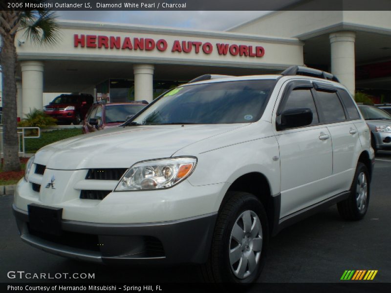 Diamond White Pearl / Charcoal 2006 Mitsubishi Outlander LS