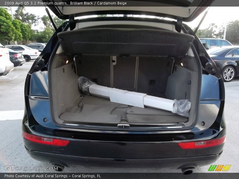 Brilliant Black / Cardamom Beige 2009 Audi Q5 3.2 Premium quattro